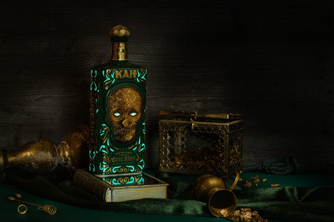 Kah Extra Añejo Ceramic Tequila